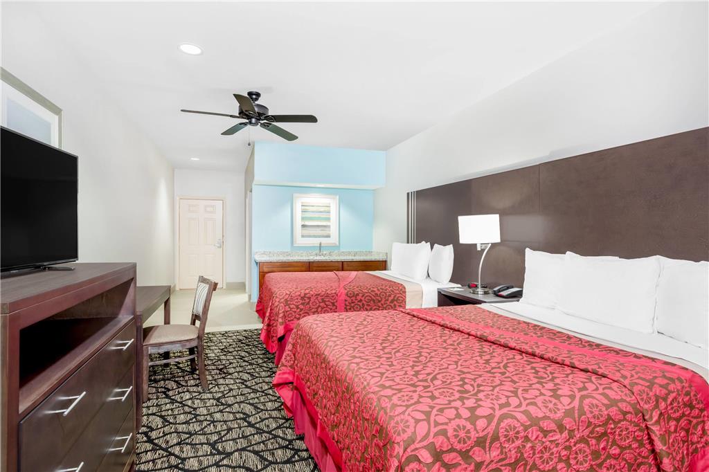 Days Inn & Suites by Wyndham Madisonville - photo 13