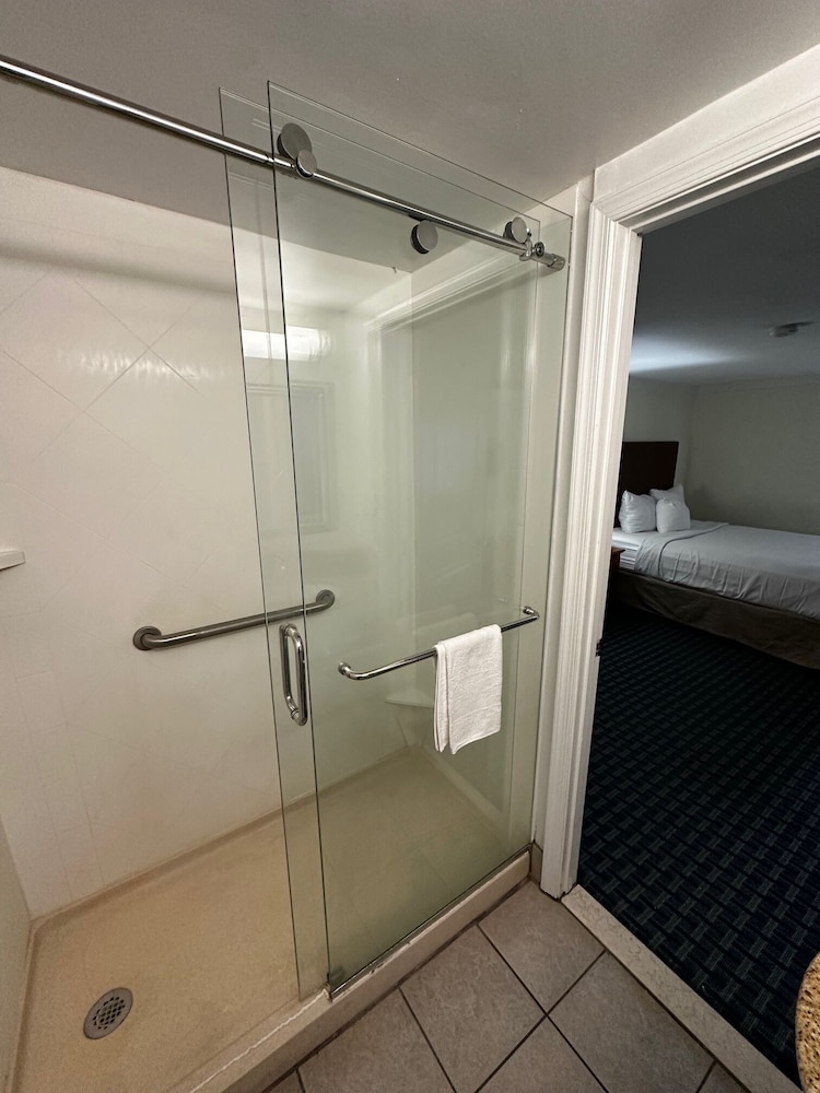 Ramada by Wyndham Virginia Beach - photo 28