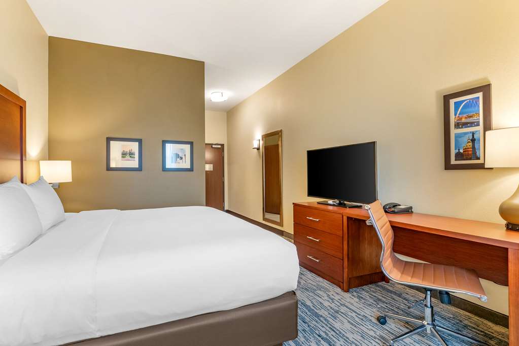 Comfort Inn & Suites West Des Moines - photo 8