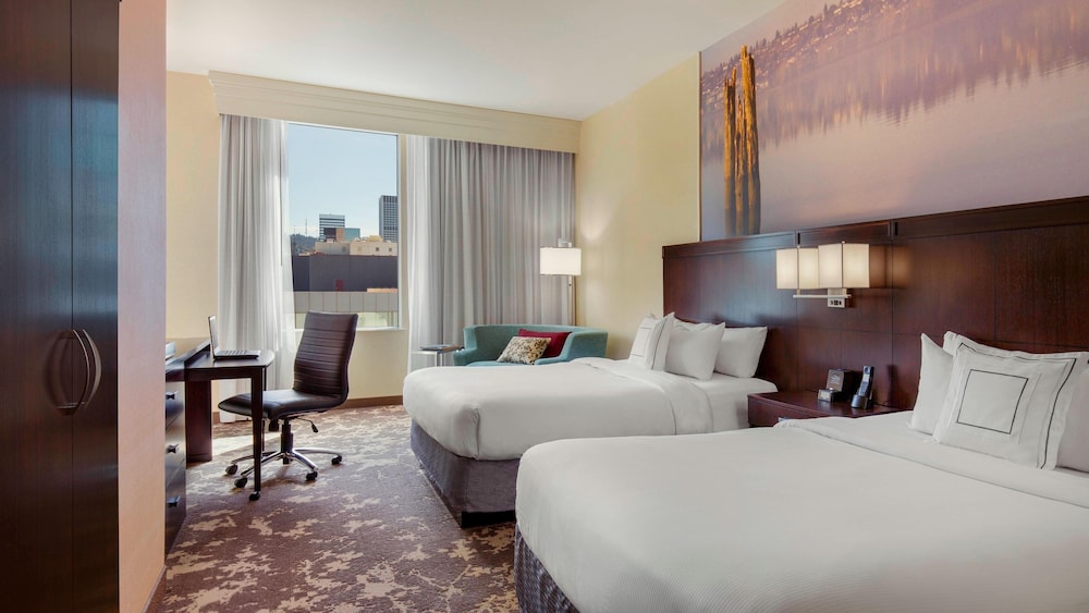 Courtyard by Marriott Portland City Center - photo 12