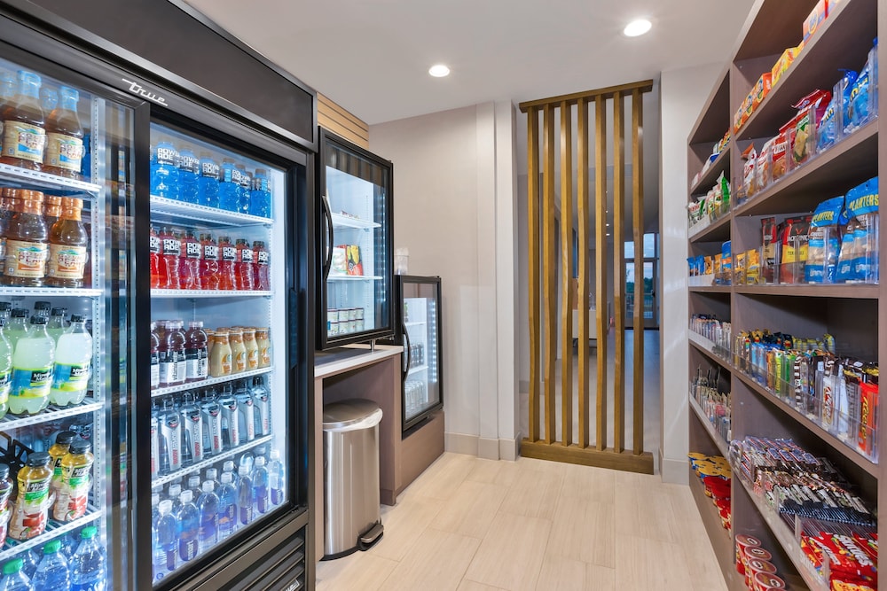 Holiday Inn Express & Suites Grand Rapids Airport South by IHG - photo 23