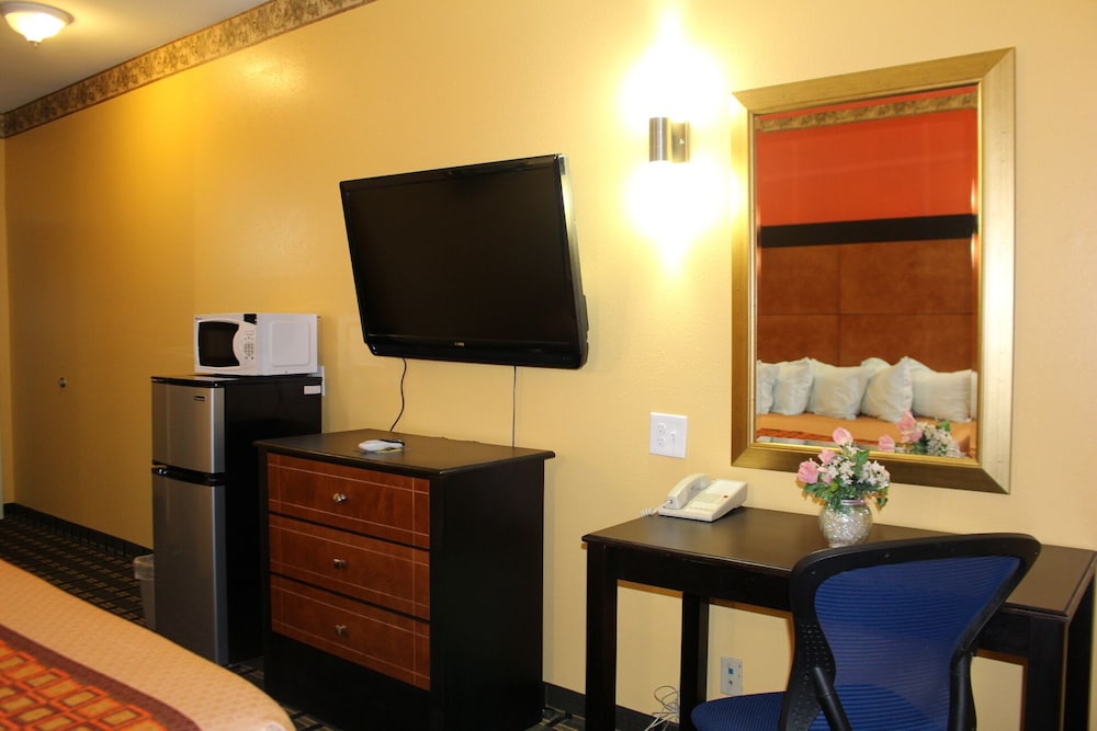 Magnolia Inn And Suites - photo 4