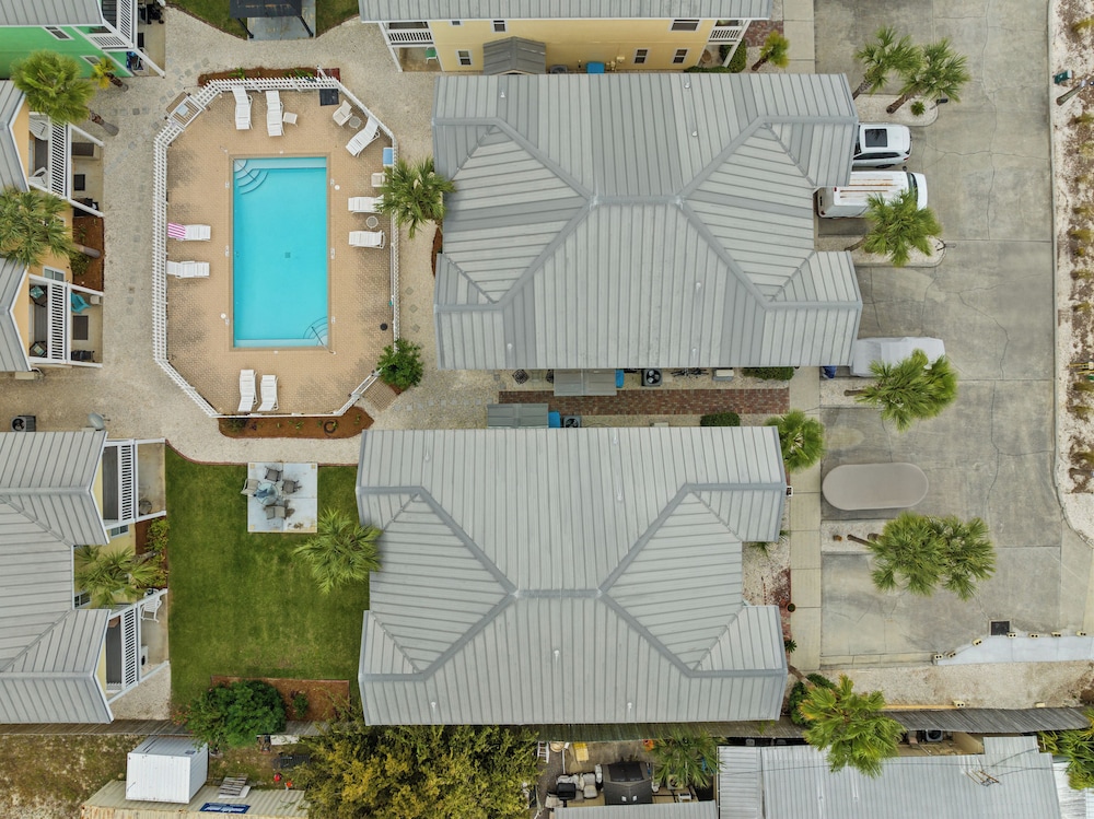 Sago by the Sea: 2 bed 2.5 bath Retreat Steps From the Beach Sleeps 7 - photo 46