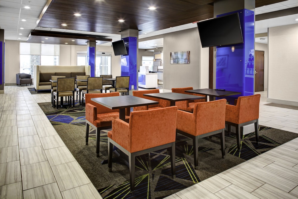 Holiday Inn Express & Suites Coldwater by IHG - photo 29
