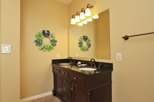 This Is It by Oak Island Accommodations - photo 38