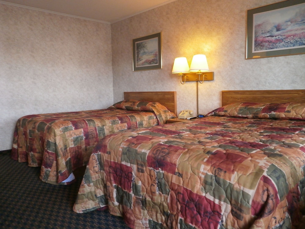 Richmond Inn & Suites - photo 8
