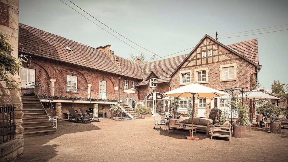Landhotel Sonnenhof - last minute hotel in Siebeldingen
