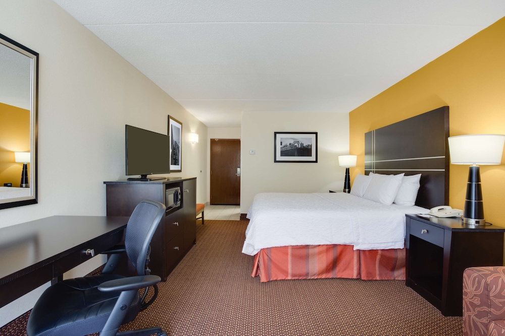 Hampton Inn Pittsburgh West Mifflin - photo 17