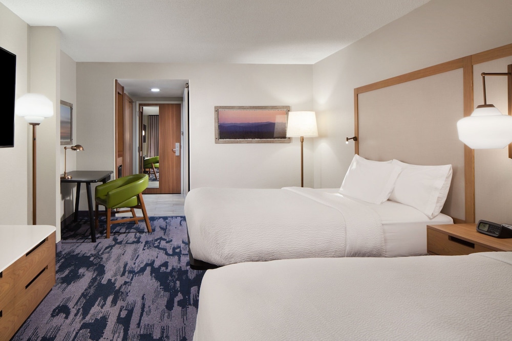 Fairfield Inn & Suites by Marriott Charleston - photo 9