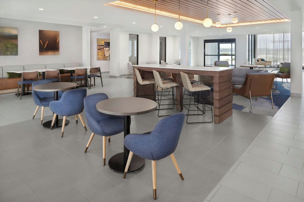 Fairfield Inn & Suites Columbus - photo 4