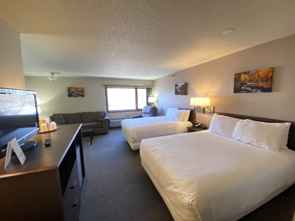 The Center Inn - photo 21