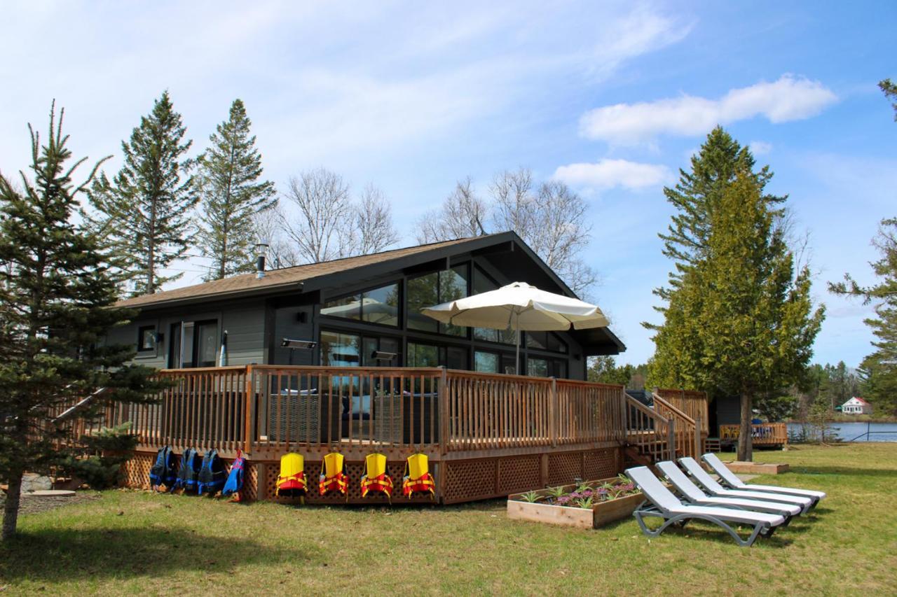 Lake House Chalet Laurentians — 4-Star Luxury Hotel in Mont-Tremblant, Canada