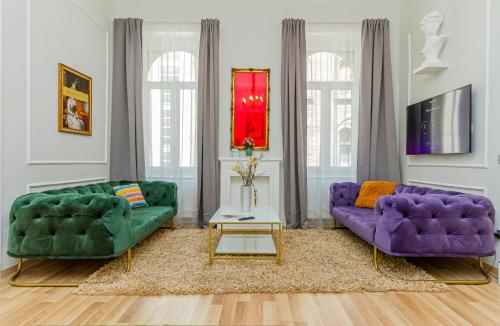 W17Elegant Inner City Apt w King bed&Friendly Host — 4-Star Luxury Hotel in Budapest, Hungary