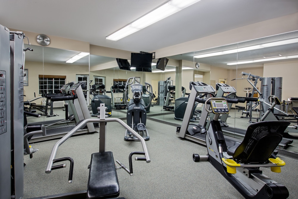 Candlewood Suites Perrysburg by IHG - photo 18