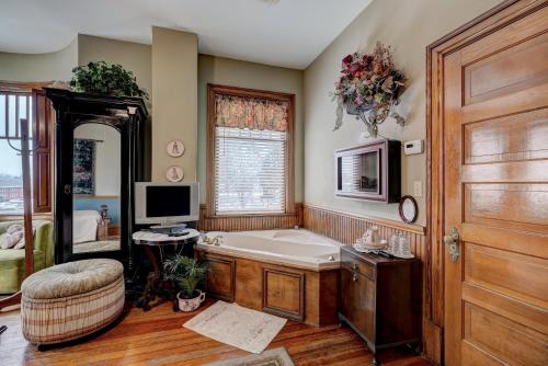 Grandison Inn - photo 46