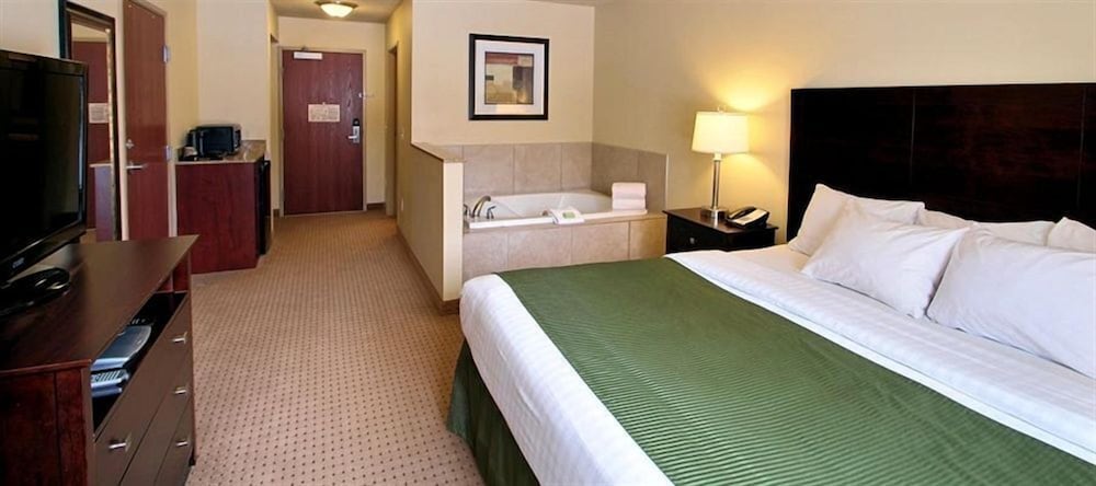 AmeriVu Inn & Suites Crookston - photo 5