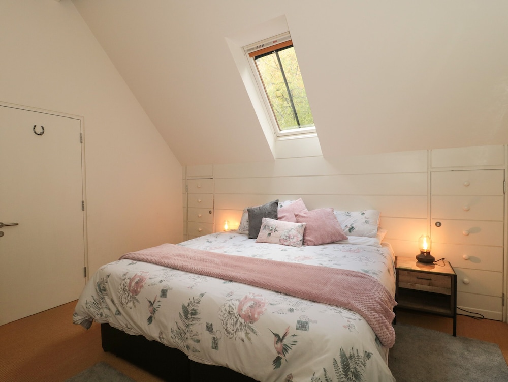 Pips Hideaway — Blandford Forum — photo 5