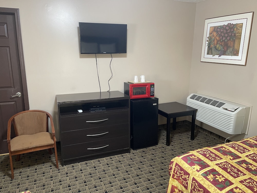 Economy Inn And Suites Ashtabula - photo 6