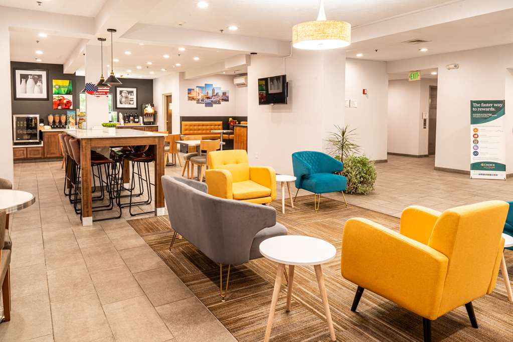 Quality Inn & Suites Oakwood Village Cleveland South - photo 7