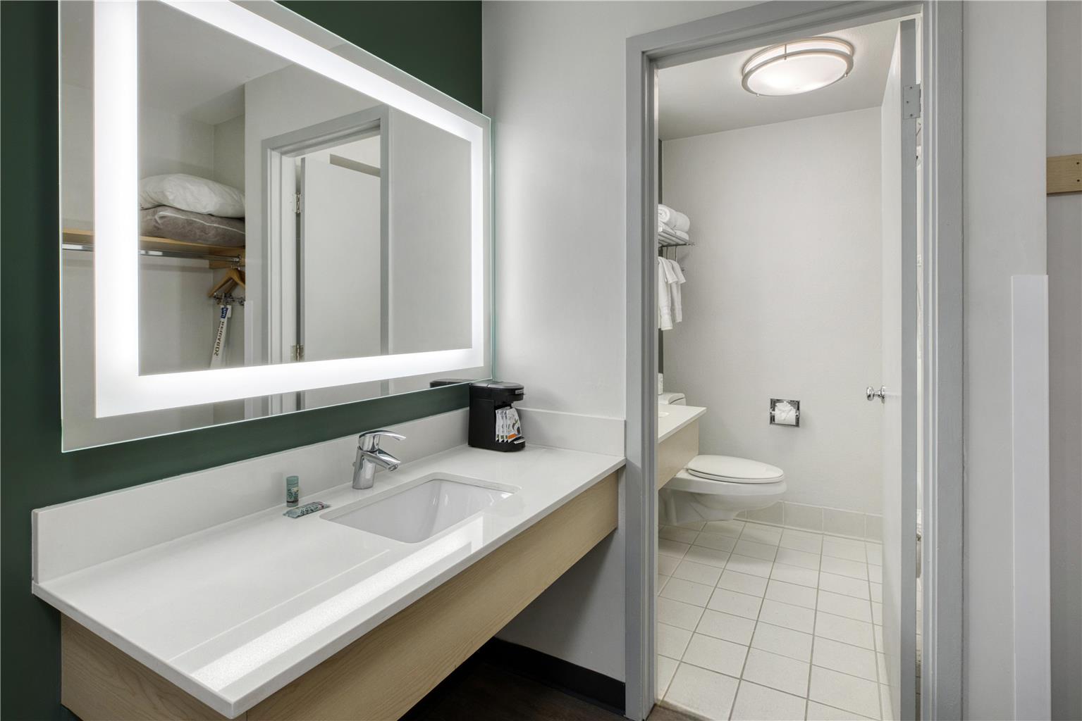 Best Western Portland West Beaverton - photo 40