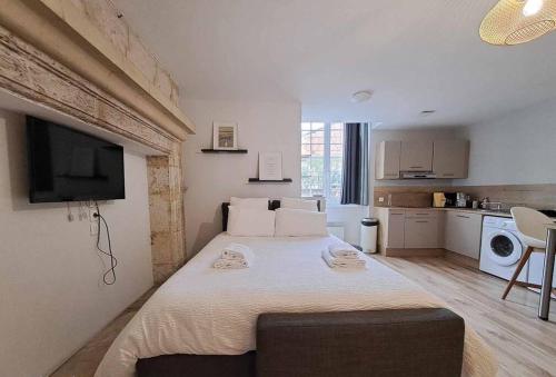 Studio Centre Ville Terrasse in Agen, France