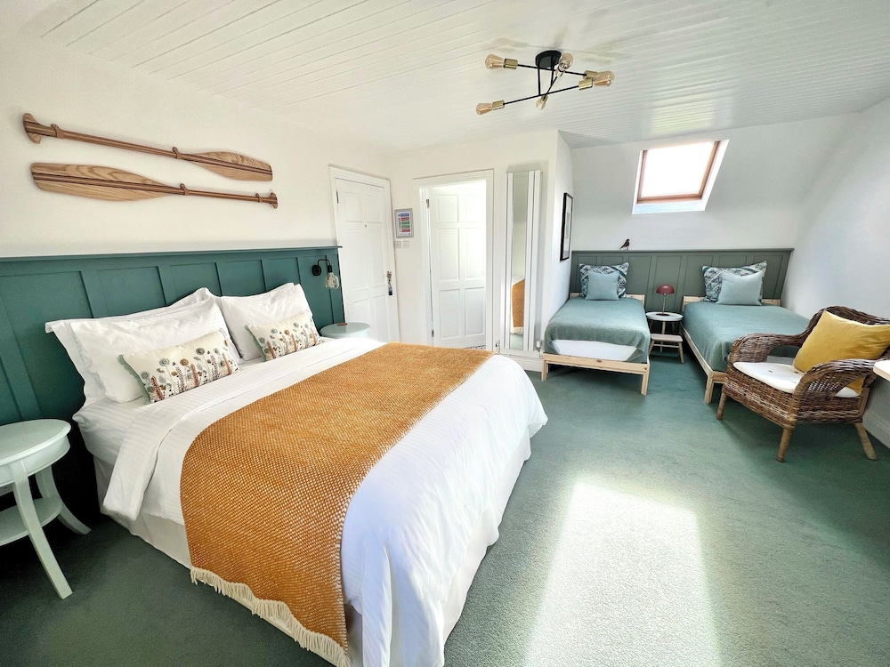 Thistledown Lodge — 4-Star Luxury Hotel in Loch Garman, Republic of Ireland
