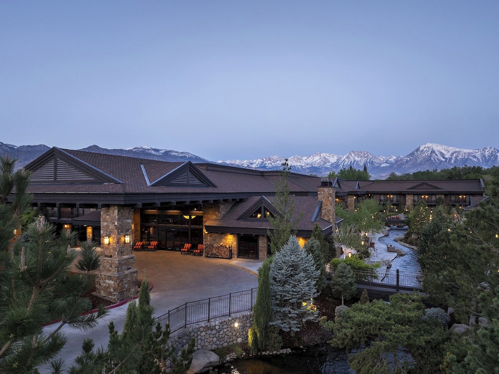 Wayfinder Bishop - carbon neutral hotel in Bishop