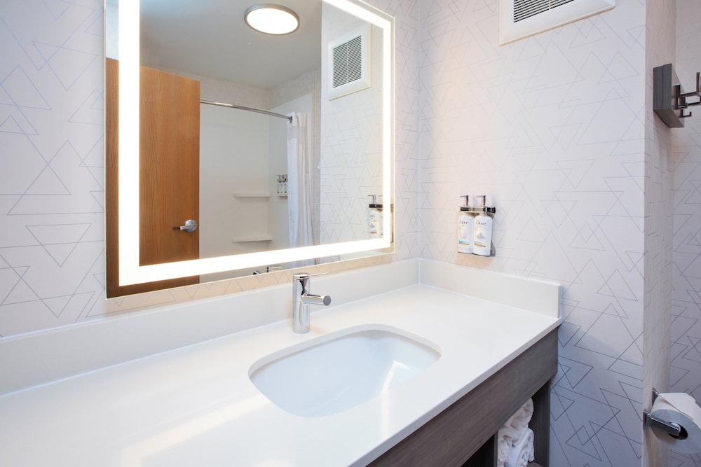 Holiday Inn Express & Suites Buffalo by IHG - photo 26