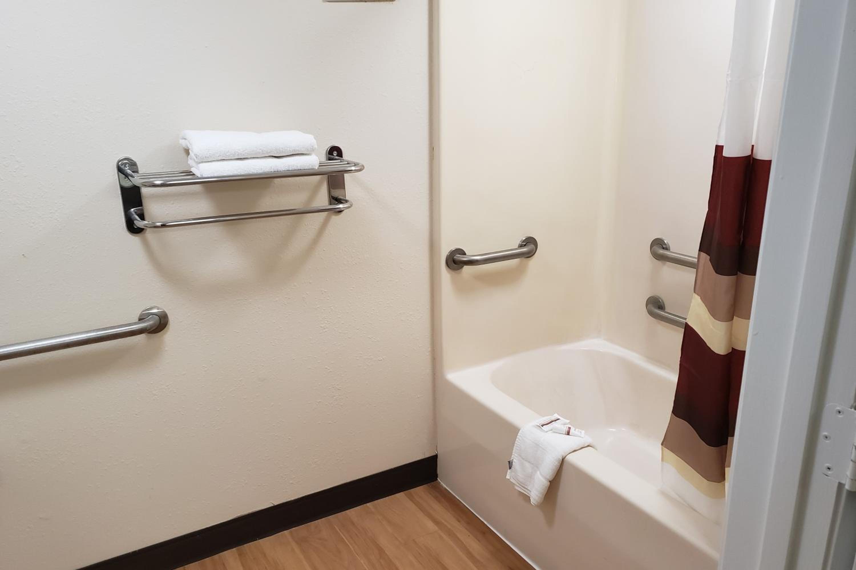 Red Roof Inn Moss Point - photo 69