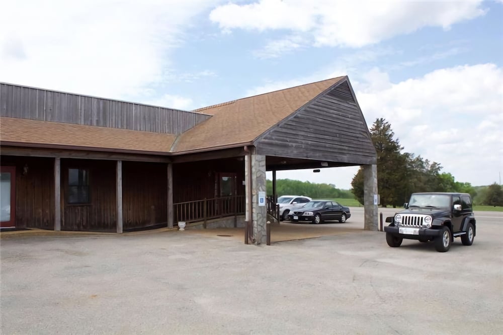 Sheldon's Motel and Restaurant - photo 26
