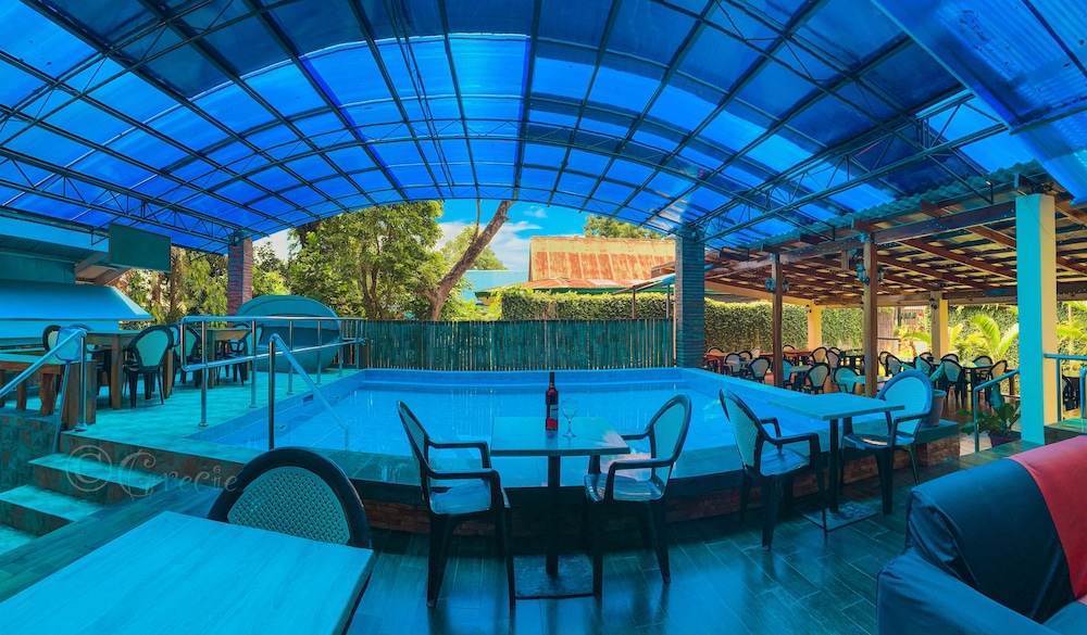 Mabini Lodge — 4-Star Luxury Hotel in Mambajao, Philippines