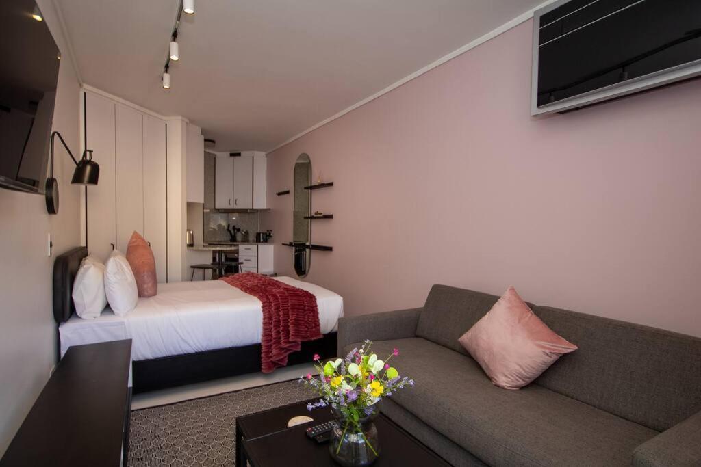 Petite Apart in Sea Point 107 Flamingo