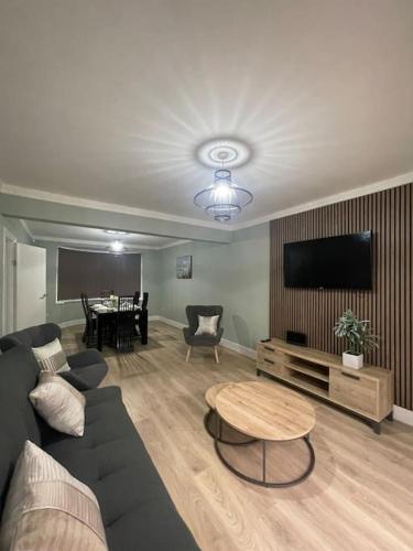 House 246 — 4-Star Luxury Hotel in Birmingham, United Kingdom
