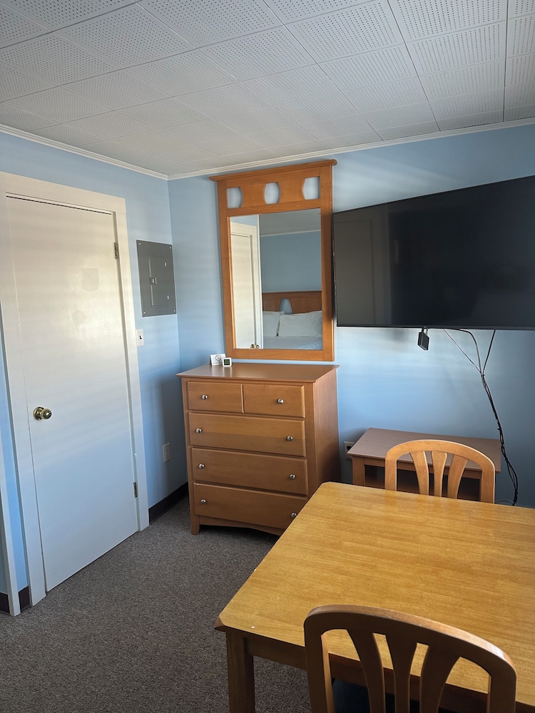 Vineyard Harbor Motel Private Beach - photo 227