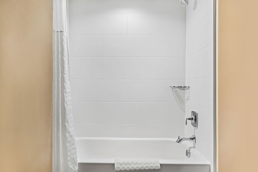 Heartland Inn and Suites - photo 25