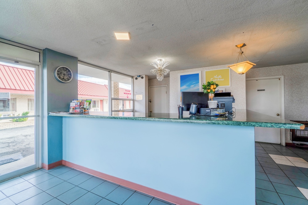 Ozark Junction mountain view by OYO - photo 15