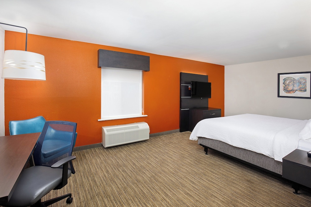 Holiday Inn Express & Suites Locust Grove by IHG - photo 12