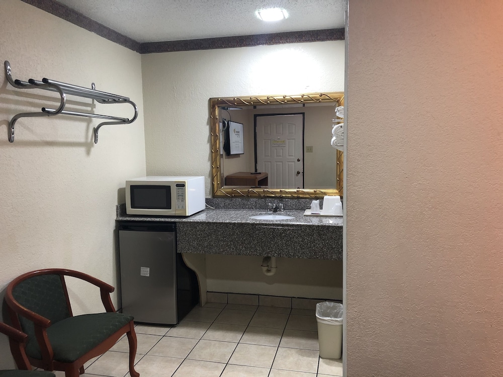 Golden Inn Dallas by Hotel O - photo 17
