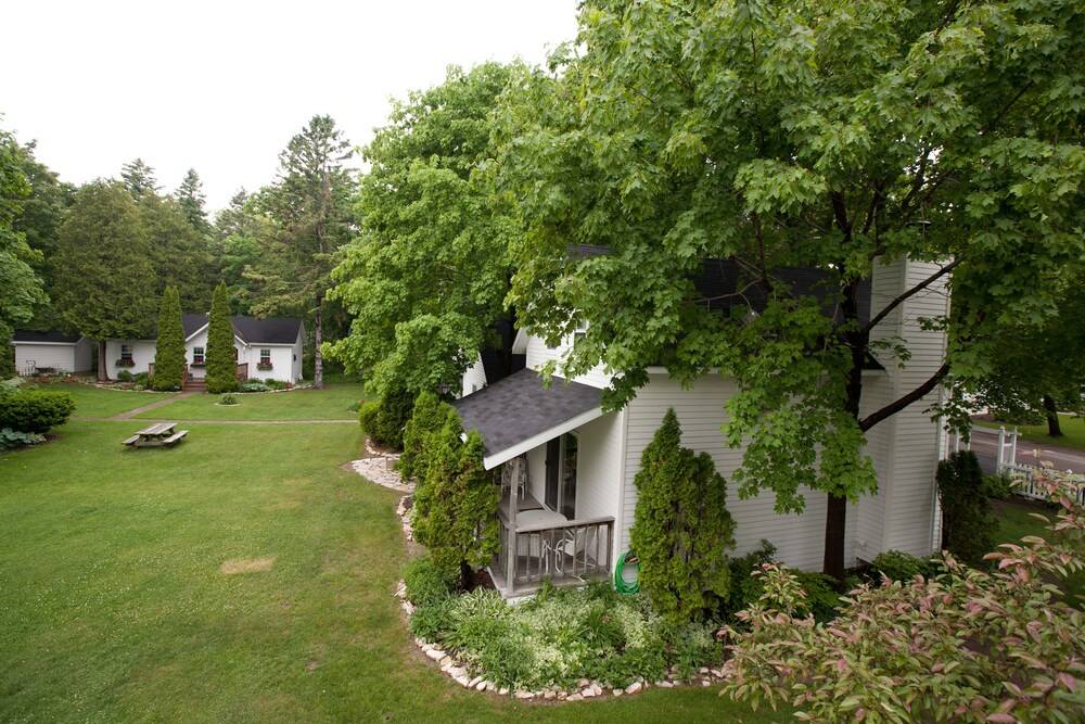 Cedar Court Inn - photo 53