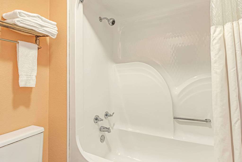 Days Inn & Suites by Wyndham Osceola AR - photo 9