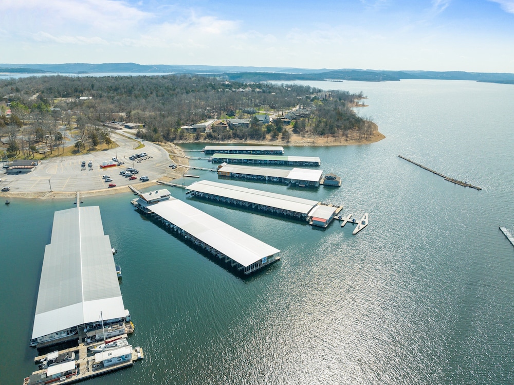 Silver Cove Resort on Table Rock Unit 18 - photo 27