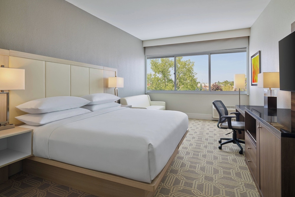 Delta Hotels by Marriott Chicago Willowbrook - photo 7