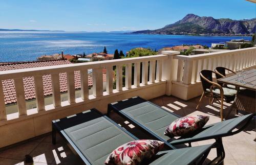Sea view Jagoda apartment 3 — 4-Star Luxury Hotel in Omis, Croatia