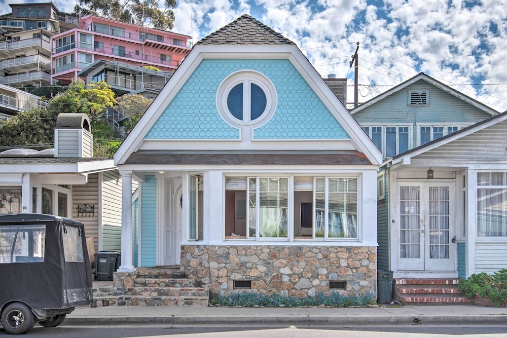 Catalina Island Home Walk to Main Street Beach — 4-Star Luxury Hotel in Avalon, United States