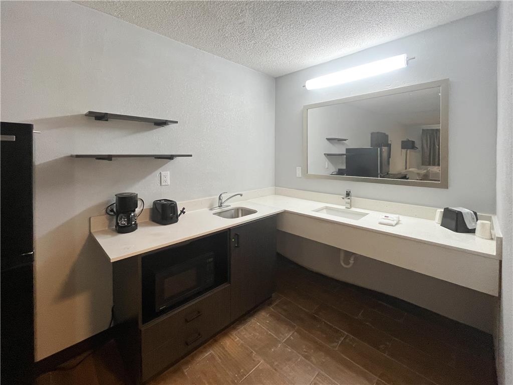 Studio 6 Suites Hurricane Wv - photo 24