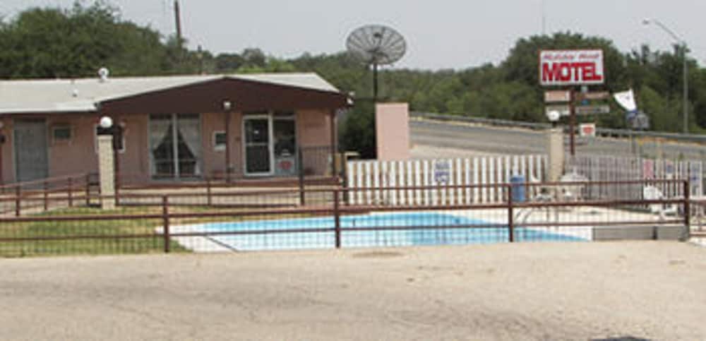 Holiday Host Motel - photo 3