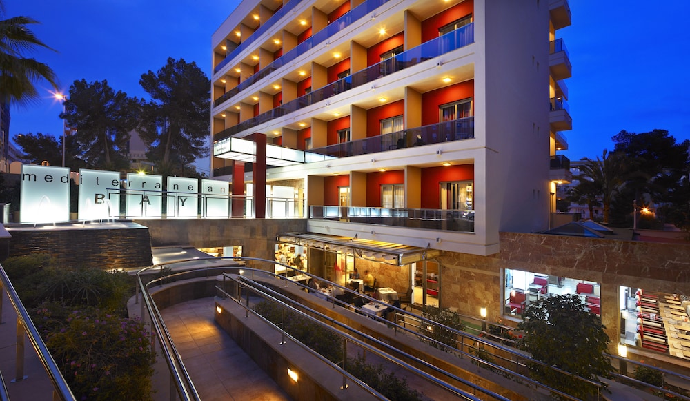 MLL Mediterranean Bay Hotel Adults Only — hotel in Llucmajor