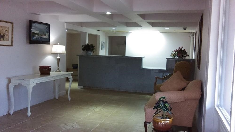 Americas Best Value Inn Williamsburg Lightfoot Area - photo 15