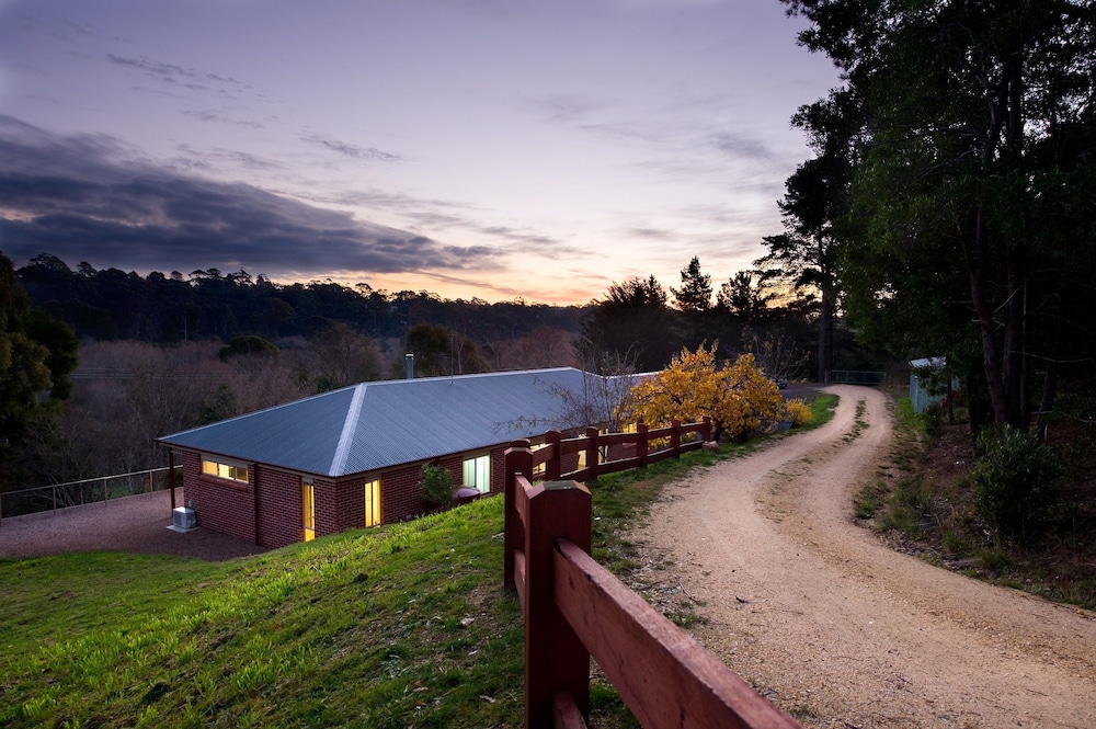 Swan Hill — hotel in Daylesford