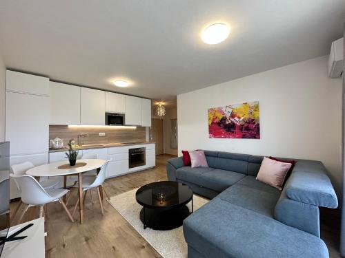 Novozariadený apartmán pri Starom moste — 4-Star Luxury Hotel in Bratislava, Slovakia